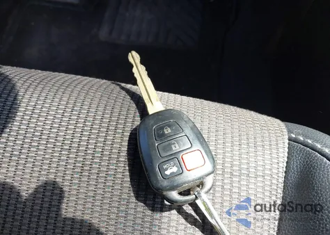 2016 Toyota Corolla S из США, поврежденный, VIN 5YFBURHE4GP473367